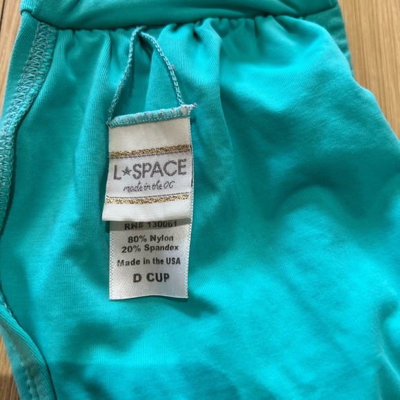 L*space bye flutter strapless tie back bikini top in size D cup - Picture 3 of 3